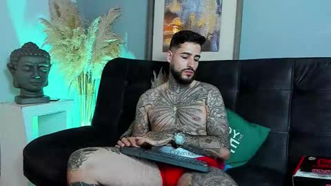 Snapshot of vincentsartori chatting on November 29, 11:08 pm Vincent Sartori online show from November 29, 11:08 pm