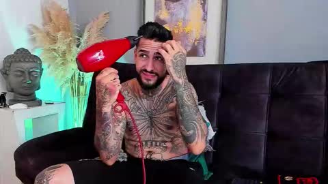 Snapshot of vincentsartori chatting on November 30, 5:39 pm Vincent Sartori online show from November 30, 5:39 pm