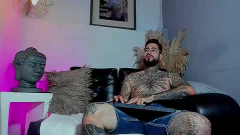 Snapshot of vincentsartori chatting on March 17, 10:02 pm Vincent Sartori online show from March 17, 10:02 pm