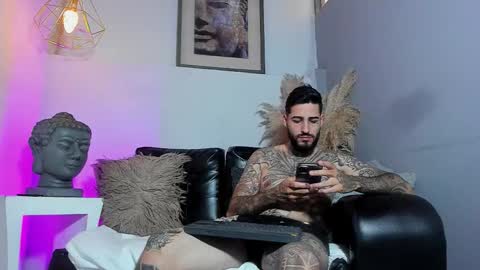 Snapshot of vincentsartori chatting on March 19, 8:24 pm Vincent Sartori online show from March 19, 8:24 pm