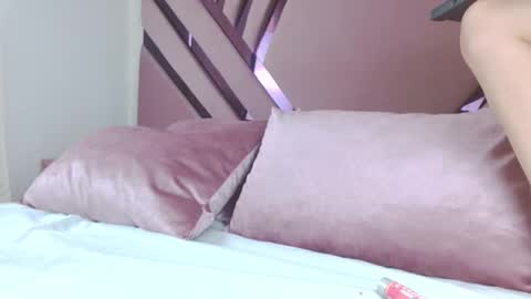 Snapshot of vinitryjhonson chatting on November 10, 10:09 pm vinitryjhonson online show from November 10, 10:09 pm