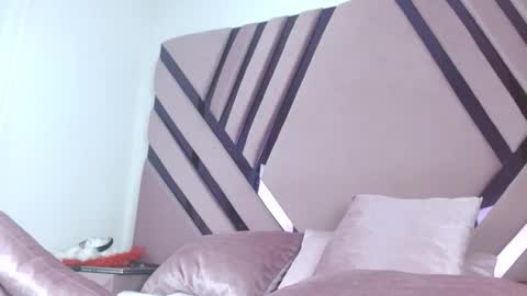 Snapshot of vinitryjhonson chatting on January 6, 1:09 am vinitryjhonson online show from January 6, 1:09 am