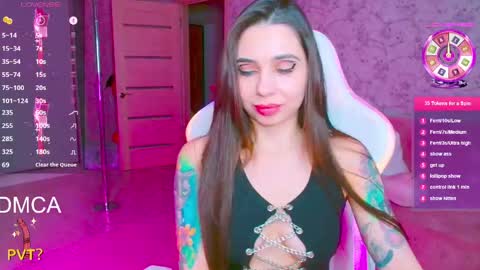 Vinkiepinkie online show from May 5, 5:32 pm