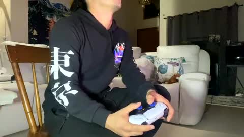 Snapshot of vinsmoke_sanji2020 chatting on January 4, 12:48 am Sanji online show from January 4, 12:48 am