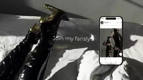 Diva Silvia online show from December 14, 3:28 pm