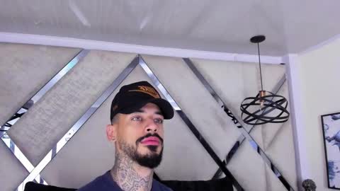 ---Vinzen--- online show from November 8, 7:52 am