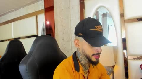 ---Vinzen--- online show from November 26, 4:57 am