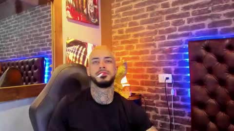 ---Vinzen--- online show from December 16, 4:39 am