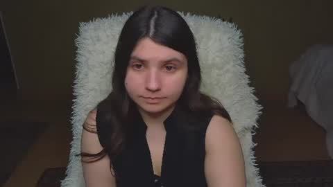 Snapshot of viola__sky chatting on June 17, 7:26 pm Viola online show from June 17, 7:26 pm