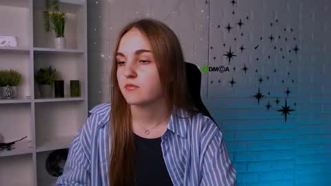 Snapshot of viola_bah chatting on March 20, 11:04 am Vi online show from March 20, 11:04 am