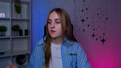 Snapshot of viola_bah chatting on March 21, 11:04 am Vi online show from March 21, 11:04 am