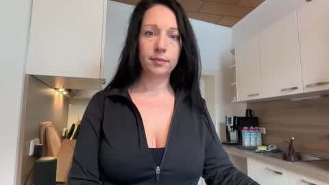 Vio online show from February 14, 12:24 pm