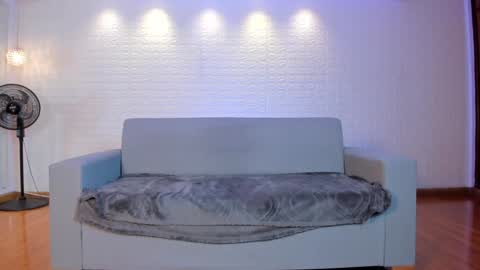 Violett  Everyday From 0530 to 1430 Col Time online show from January 4, 4:43 pm