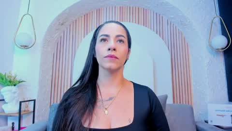 Snapshot of violeet_scottt chatting on April 2, 10:24 am Violette online show from April 2, 10:24 am