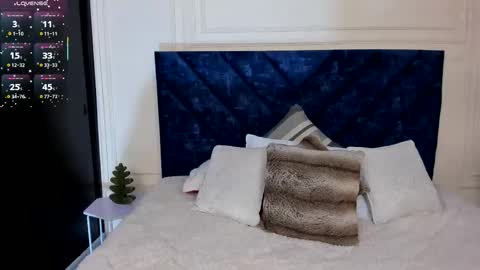 Violet online show from December 16, 6:35 pm