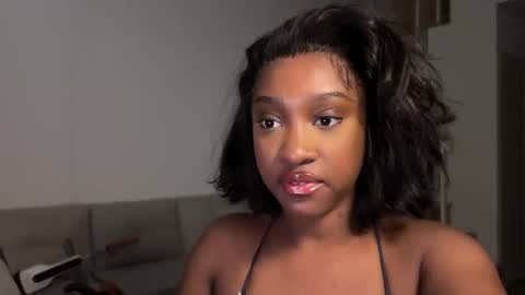Snapshot of violet6xft chatting on September 13, 3:50 am Fantasy Black Girl online show from September 13, 3:50 am