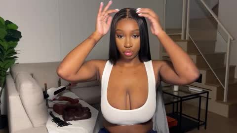 Snapshot of violet6xft chatting on October 21, 6:14 am Fantasy Black Girl online show from October 21, 6:14 am