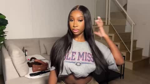 Snapshot of violet6xft chatting on November 3, 6:36 am Fantasy Black Girl online show from November 3, 6:36 am