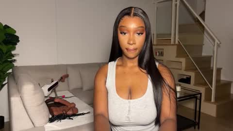 Snapshot of violet6xft chatting on November 12, 6:14 am Fantasy Black Girl online show from November 12, 6:14 am