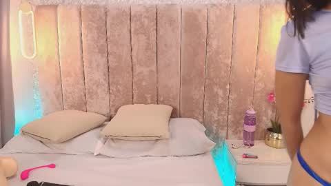 Violeta online show from November 19, 1:55 pm