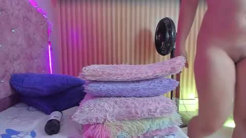 Snapshot of violet__taylor_ chatting on September 29, 2:27 am violet__taylor_ online show from September 29, 2:27 am