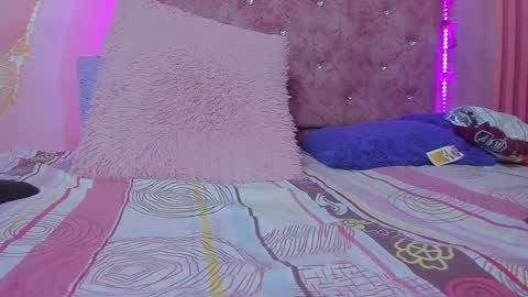 Snapshot of violet__taylor_ chatting on October 20, 2:34 am violet__taylor_ online show from October 20, 2:34 am