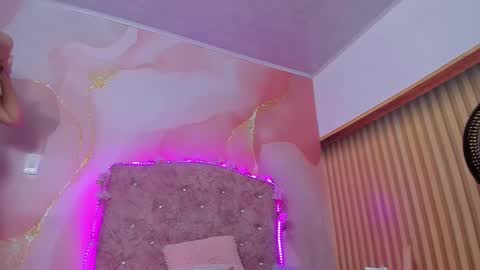 violet__taylor_ online show from January 14, 2:17 am