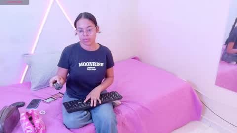 violet_and_dylan online show from February 4, 12:22 pm