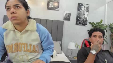 Snapshot of violet_and_myers chatting on October 1, 11:27 am Violet and Myers online show from October 1, 11:27 am