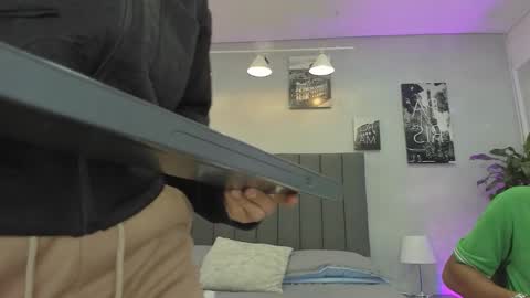 Snapshot of violet_and_myers chatting on October 14, 11:22 am Violet and Myers online show from October 14, 11:22 am