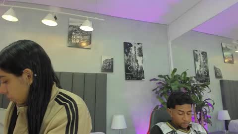 Snapshot of violet_and_myers chatting on October 26, 1:39 pm Violet and Myers online show from October 26, 1:39 pm