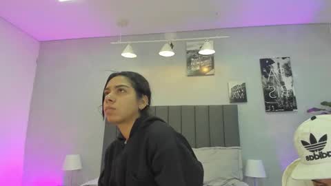 Snapshot of violet_and_myers chatting on October 29, 11:23 am Violet and Myers online show from October 29, 11:23 am