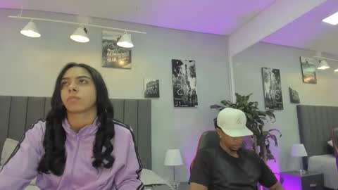 Snapshot of violet_and_myers chatting on November 1, 11:12 am Violet and Myers online show from November 1, 11:12 am