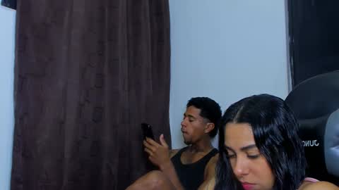 Violet and Myers online show from January 15, 8:23 pm