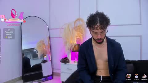 Violet and Paul online show from October 15, 4:01 am