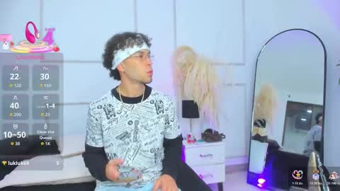 Violet and Paul online show from October 25, 3:58 am