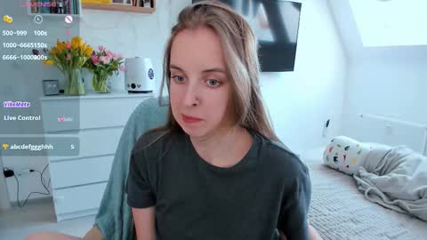 Violet online show from March 30, 1:23 pm