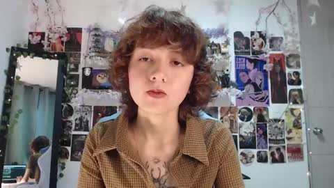 Snapshot of violet_bluee chatting on February 15, 7:06 am Violet online show from February 15, 7:06 am