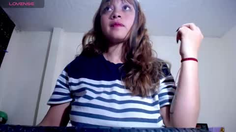 Snapshot of violet_bosh chatting on November 27, 2:19 pm Violet online show from November 27, 2:19 pm