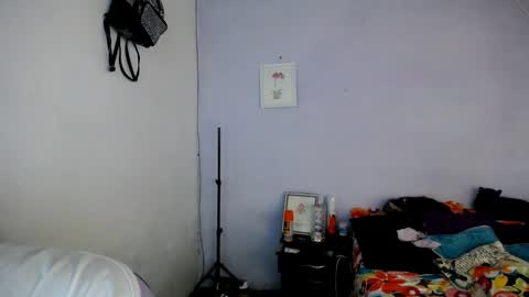Snapshot of violet_hyuga chatting on February 25, 9:35 pm violet_hyuga online show from February 25, 9:35 pm
