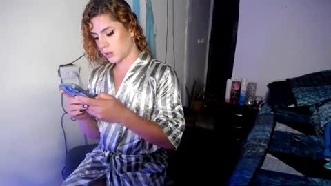 Snapshot of violet_hyuga chatting on September 19, 3:52 am violet_hyuga online show from September 19, 3:52 am