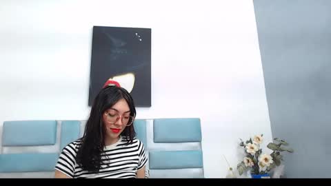 violet online show from February 13, 9:06 pm