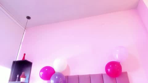 violet online show from November 7, 12:49 pm