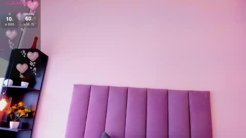 Snapshot of violet_myerrs chatting on March 31, 12:49 pm violet online show from March 31, 12:49 pm