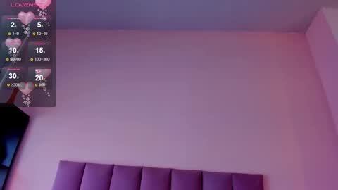 Snapshot of violet_myerrs chatting on April 1, 1:41 pm violet online show from April 1, 1:41 pm