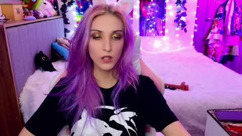 Snapshot of violet_noir_ chatting on February 5, 12:17 pm Deya online show from February 5, 12:17 pm