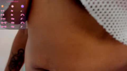 violet_roux online show from September 27, 7:19 pm