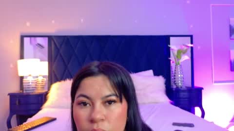 Snapshot of violet_saunders chatting on April 1, 7:11 pm Violet online show from April 1, 7:11 pm