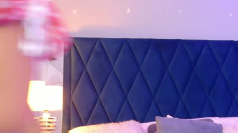 Snapshot of violet_saunders chatting on April 22, 7:15 pm Violet online show from April 22, 7:15 pm