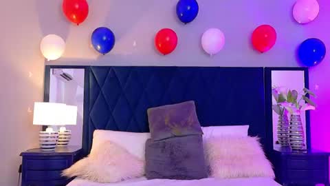 Violet  online show from July 4, 4:35 pm